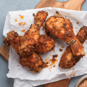 Пилешки бутчета с чесън и лимон Пилешки бутчета с чесън и лимон