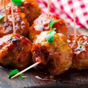 Kюфтенца с доматен сос