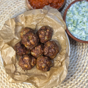 Традиционни пържени кюфтенца с лютика